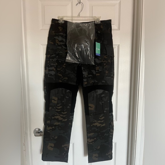 New Men’s YKK Large Camo Pants with Removable Kneepads - Picture 2 of 4